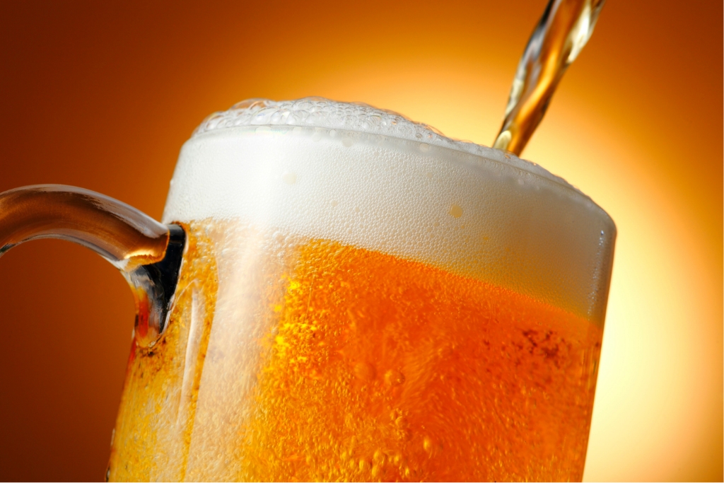 簡単グラスに注ぐだけ！ノンアルビールが劇的に美味しく飲める方法